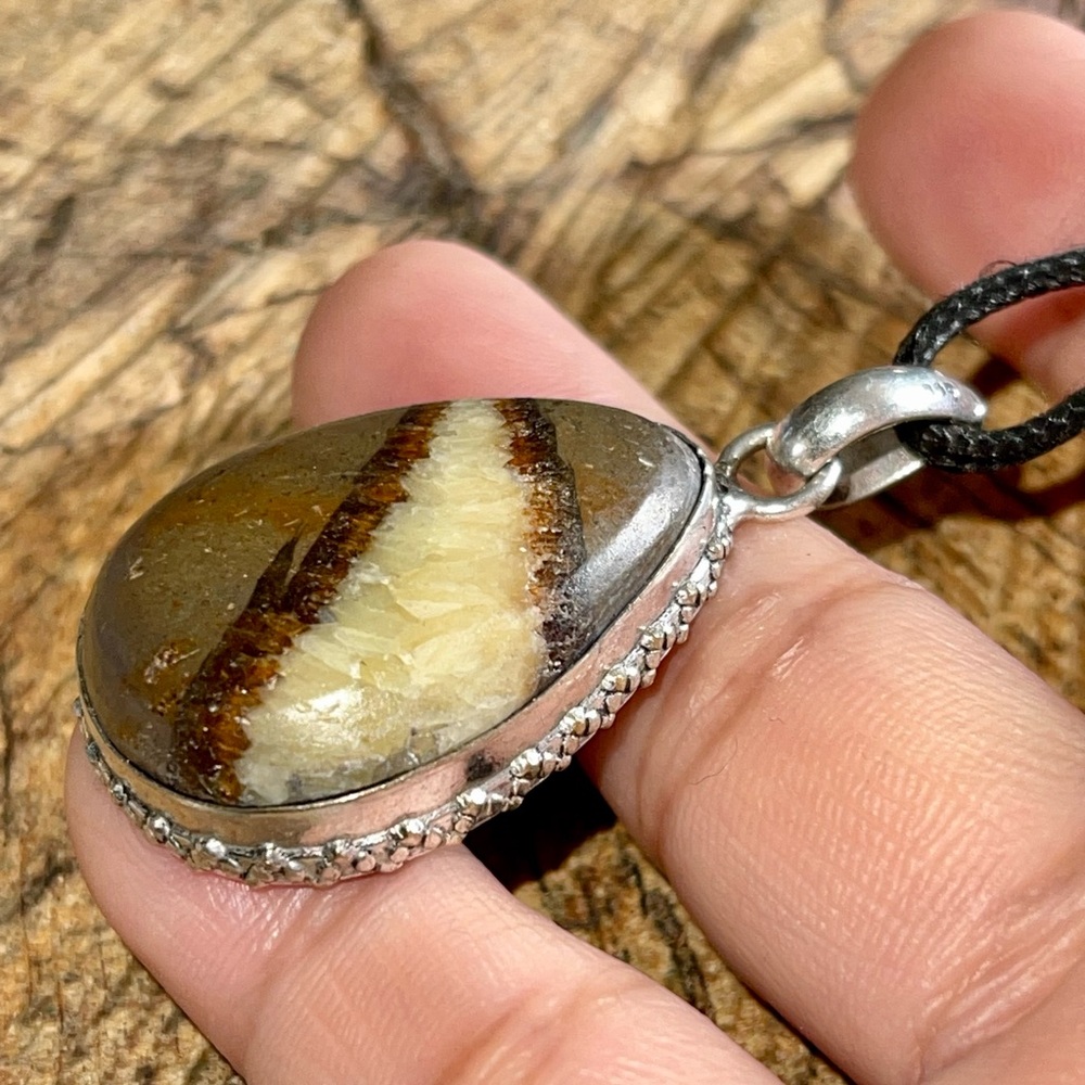 Septarian Nodule Dragon Stone Pendant 1 7/8” - Picture 2 of 10